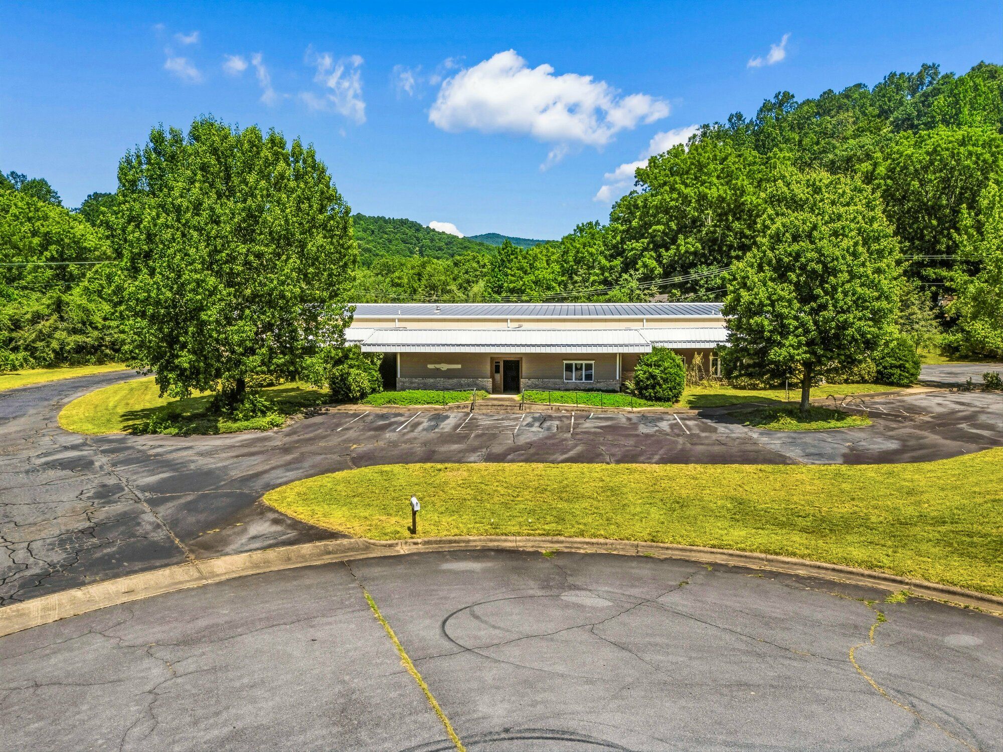 235 Commerce St, Brevard, NC 28712