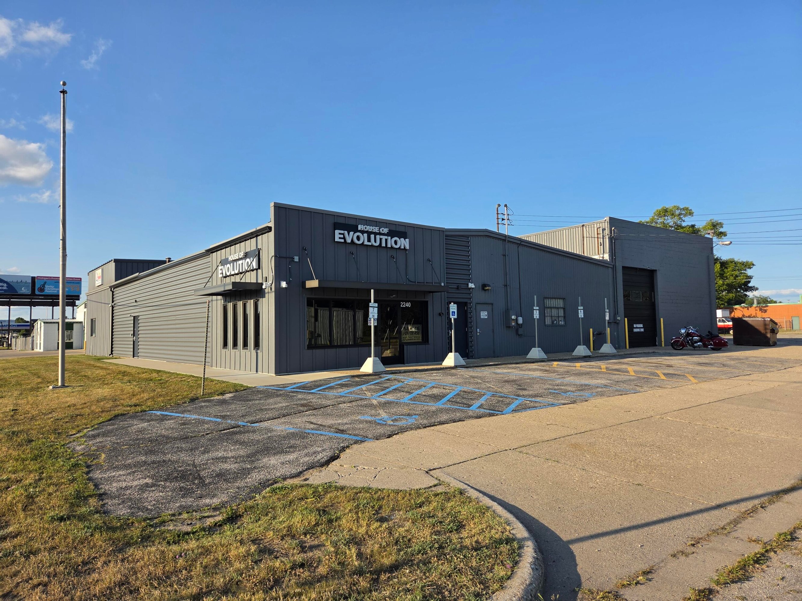 2240 Glade St, Muskegon, MI 49444