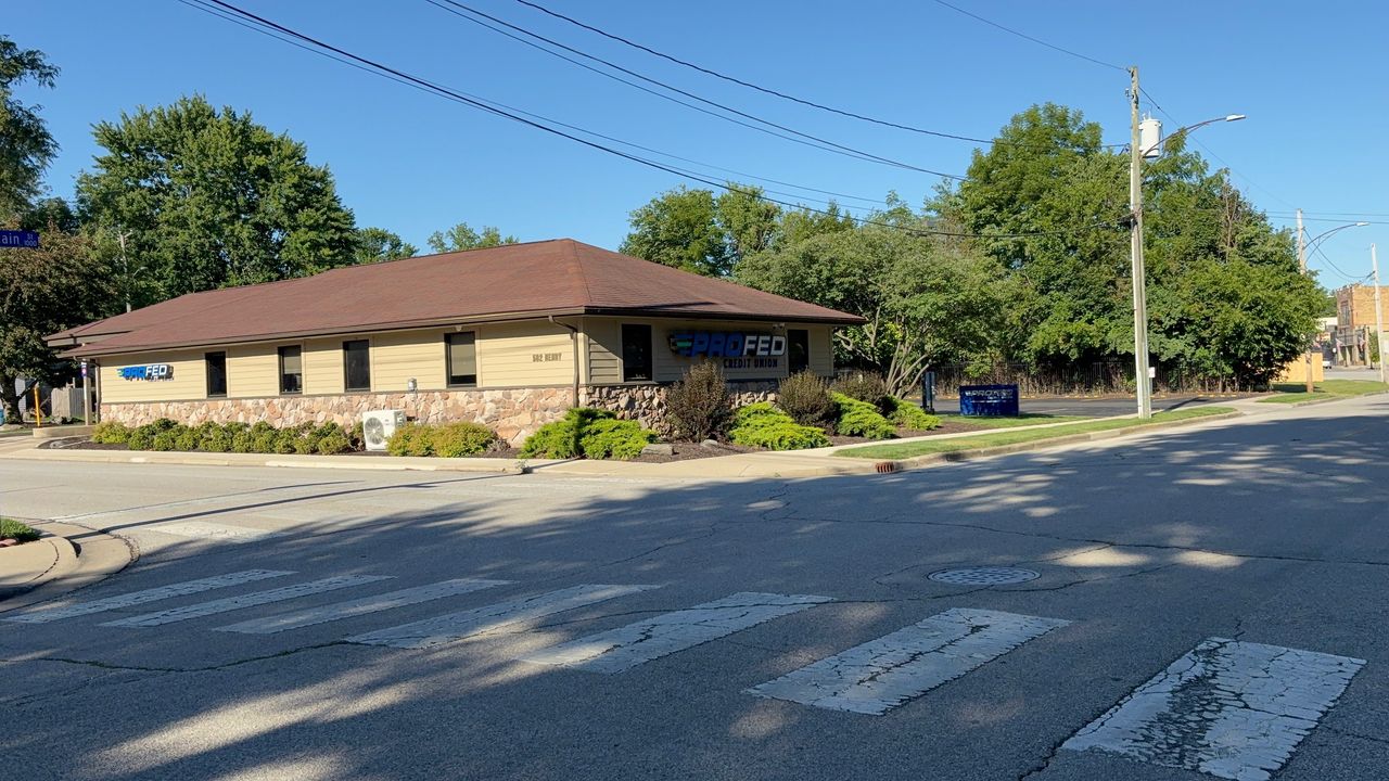 502 Henry St, New Haven, IN 46774