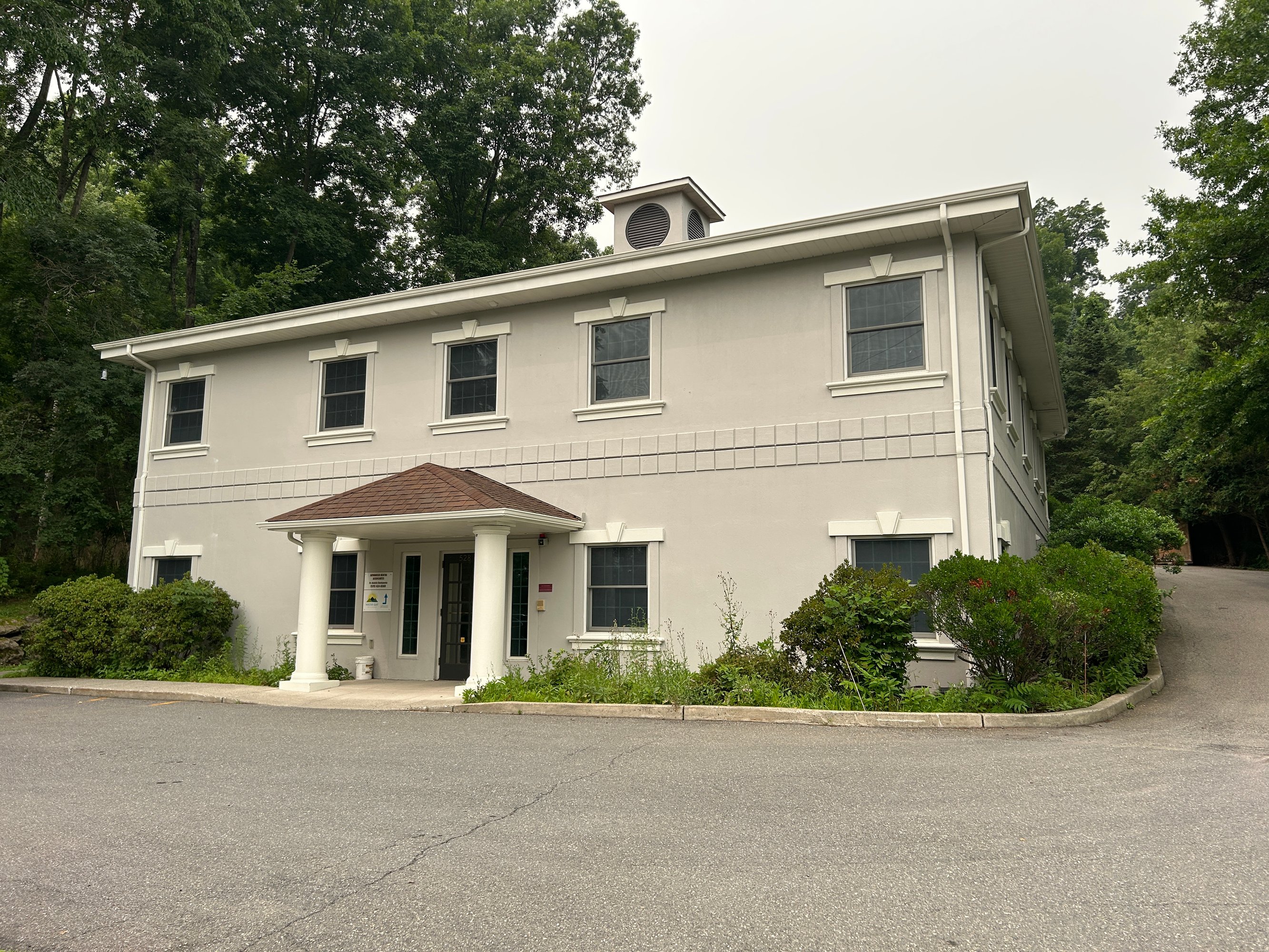 526 Independence Rd, East Stroudsburg, PA 18301