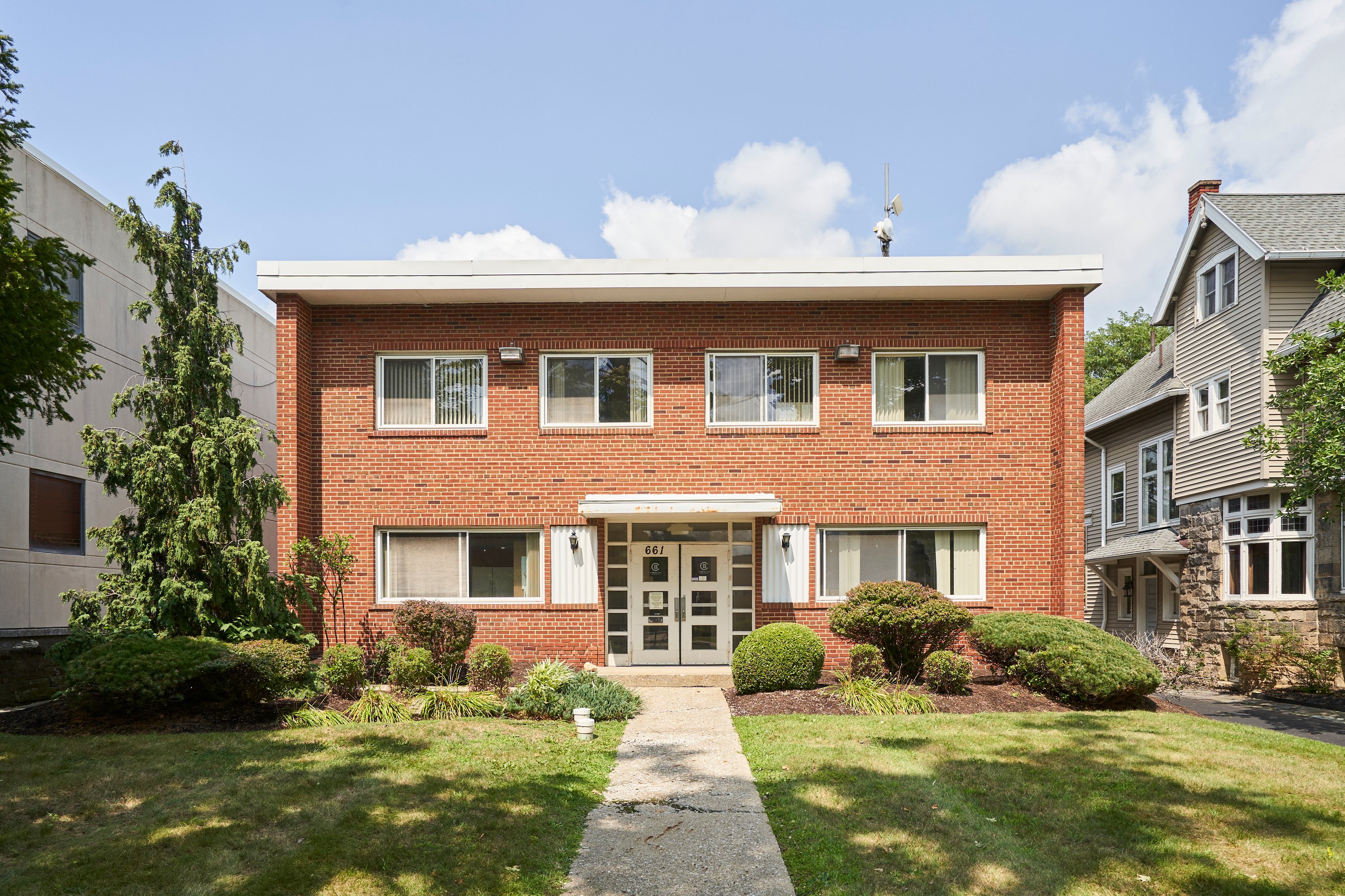 661 West Market St, Akron, OH 44303