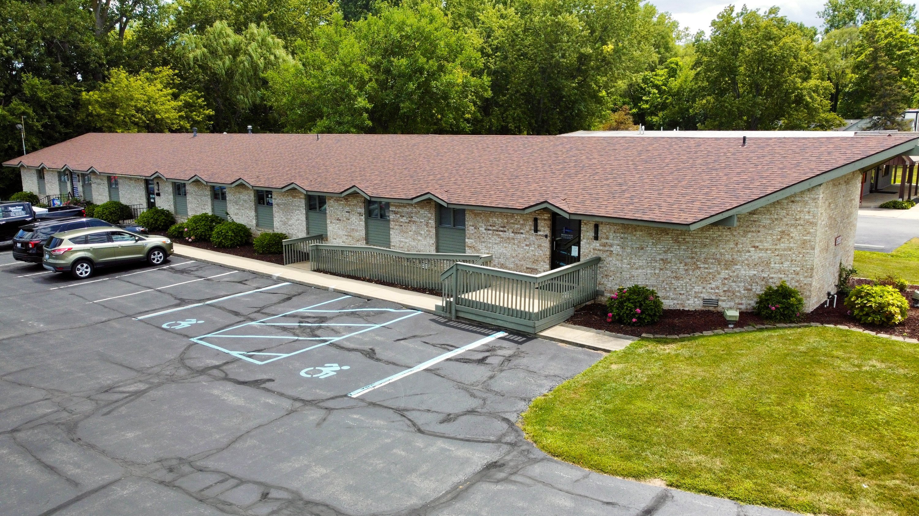 6588 Secor Rd, Lambertville, MI 48144