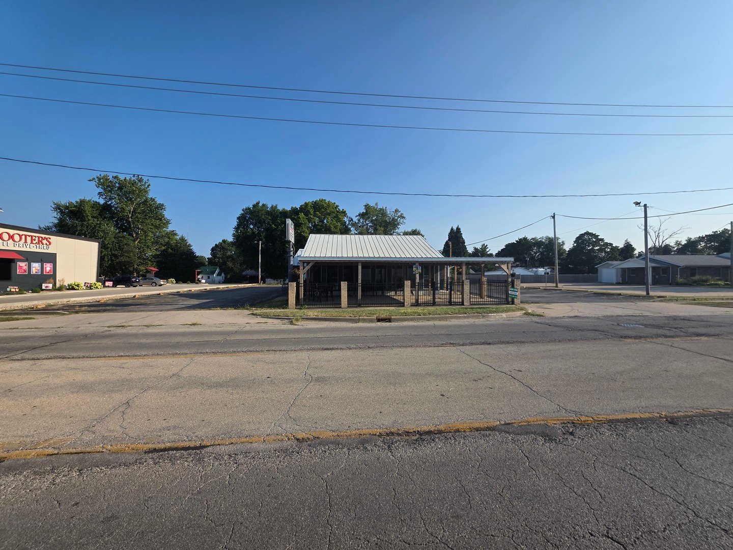 616 W Van Buren St, Clinton, IL 61727