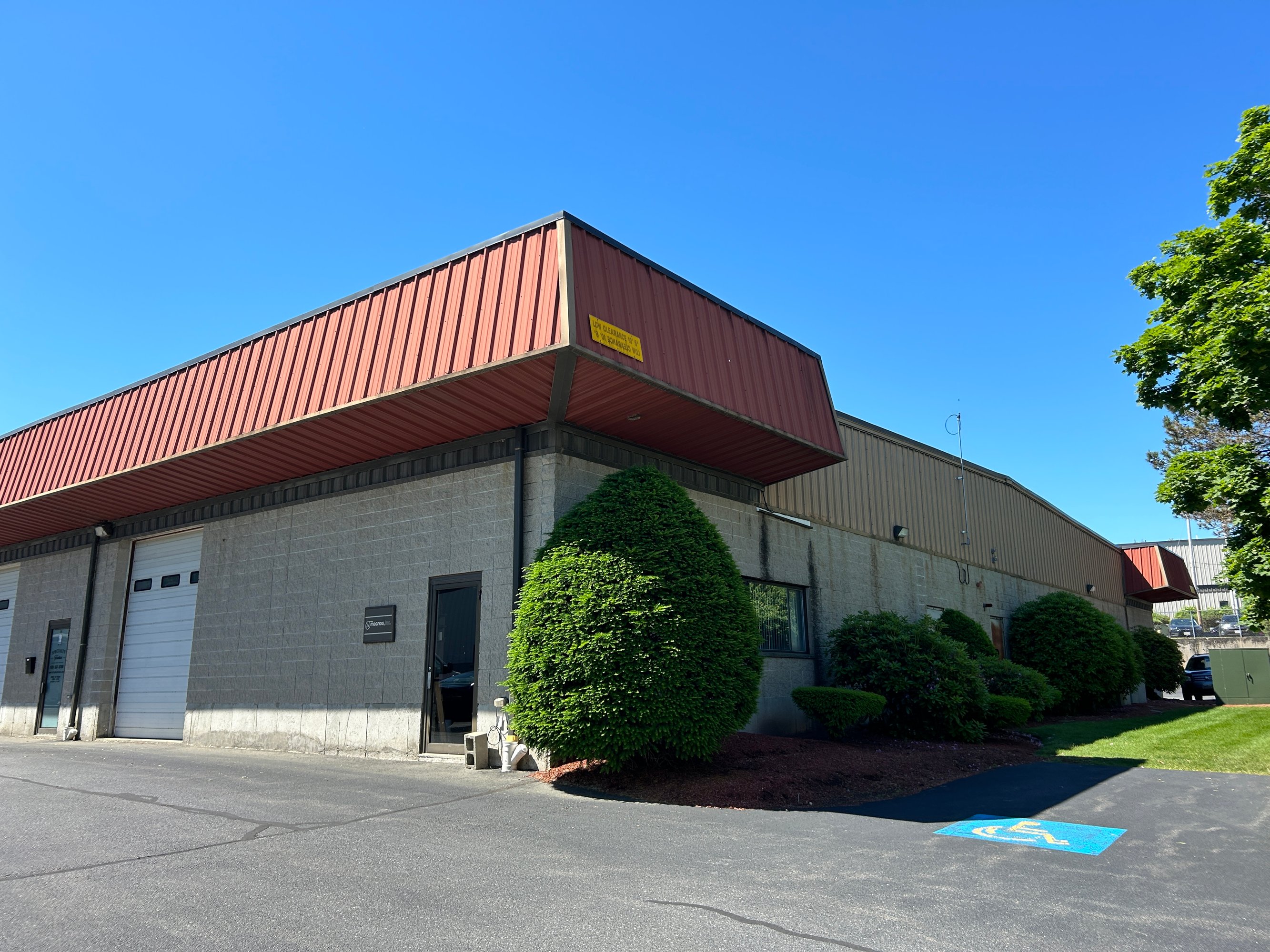 9 Bonazzoli Ave, Hudson, MA 01749