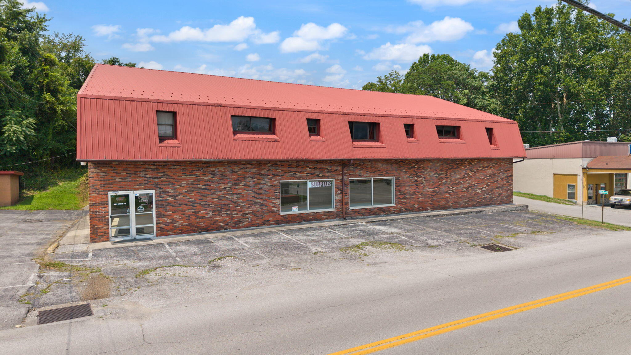 59 N Main St, Whitley City, KY 42653