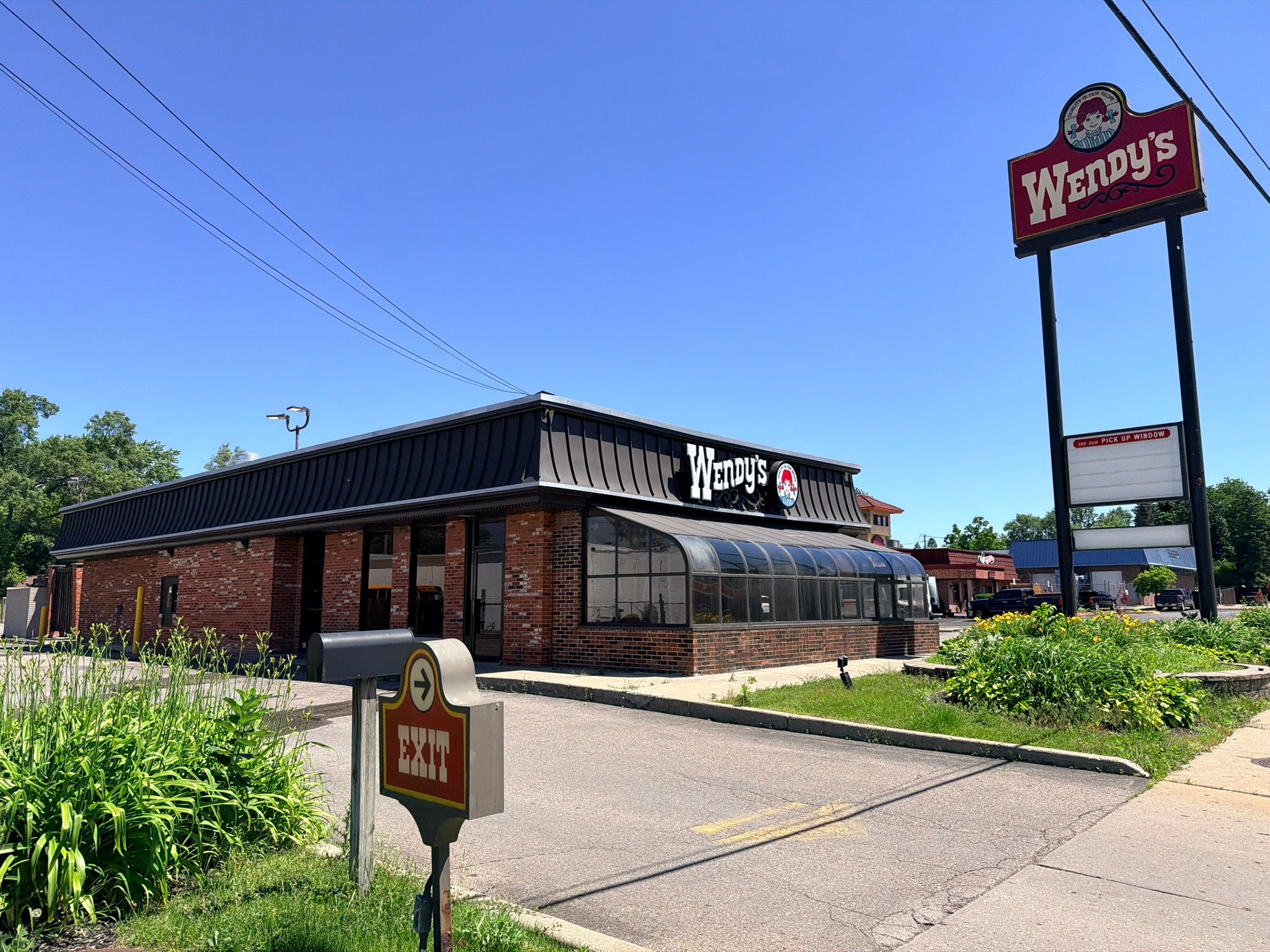 3170 Elizabeth Lake Rd, Waterford, MI 48328