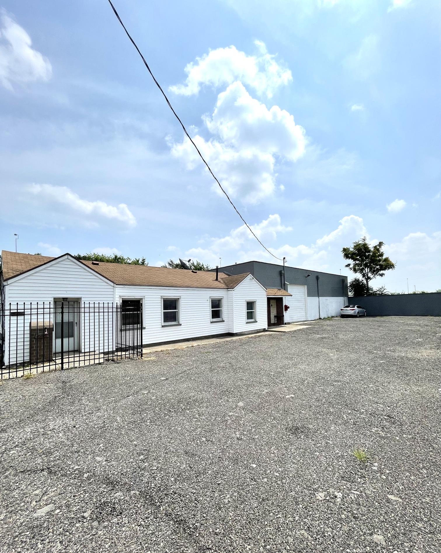 2300 Ome Ave, Dayton, OH 45414