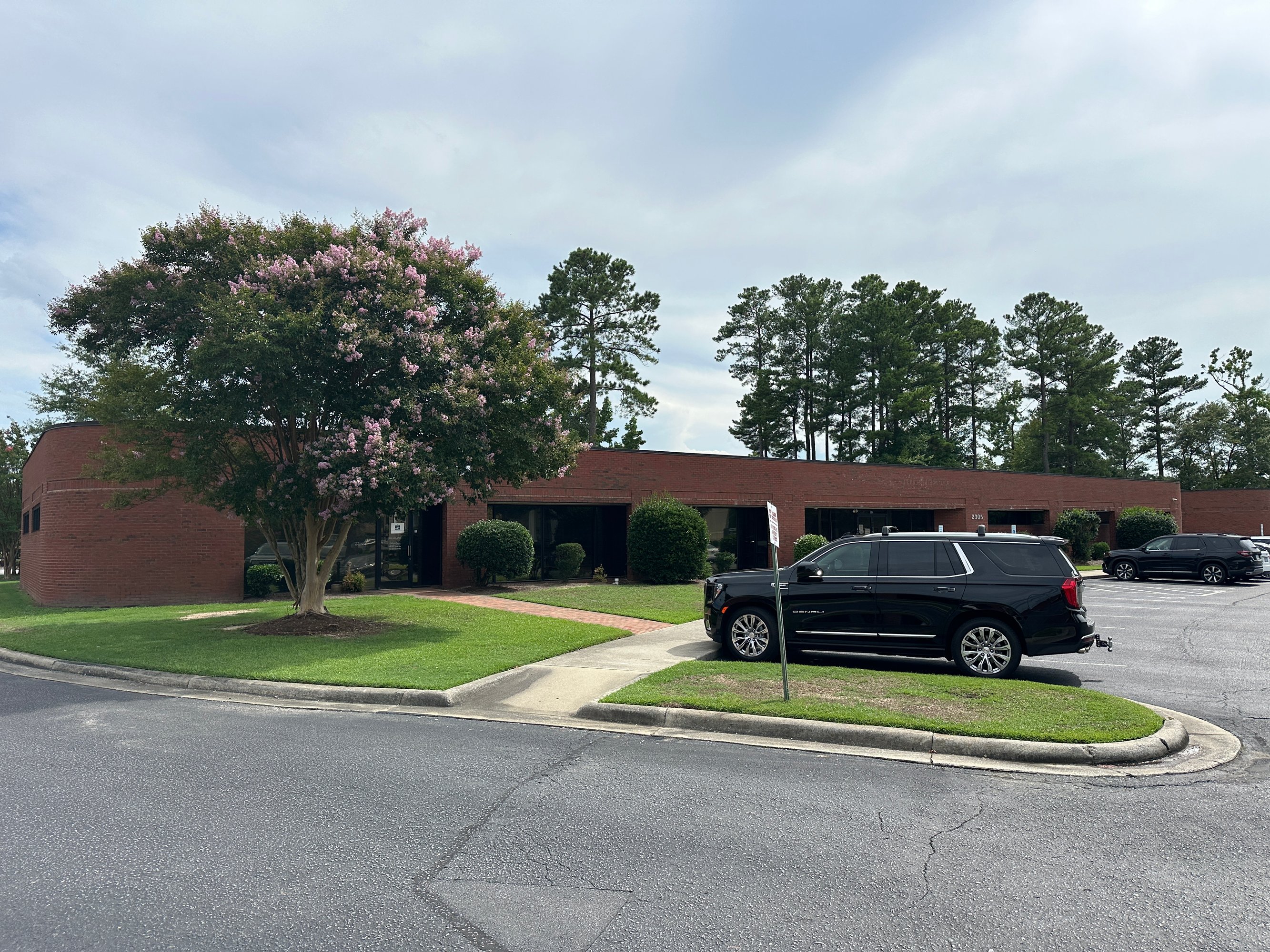 2305 Executive Cir, Greenville, NC 27834