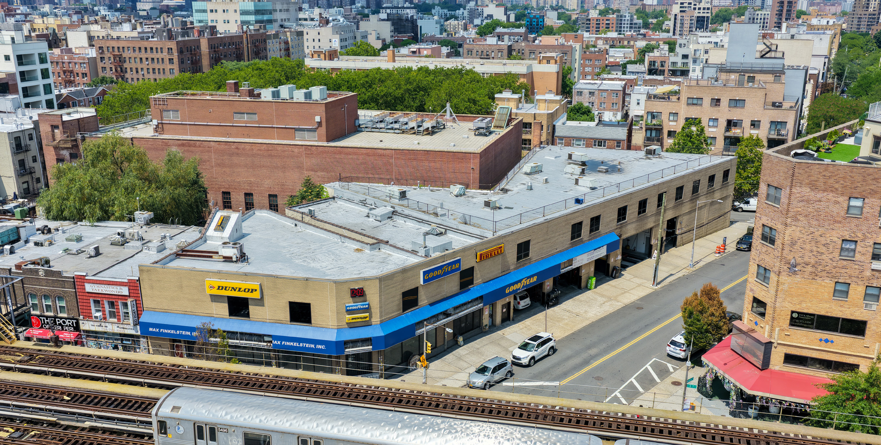 30-02 Newtown Ave, Astoria, NY 11102