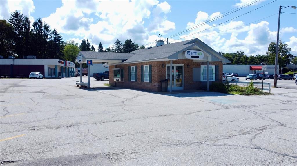 105 West Main St, North East, PA 16428