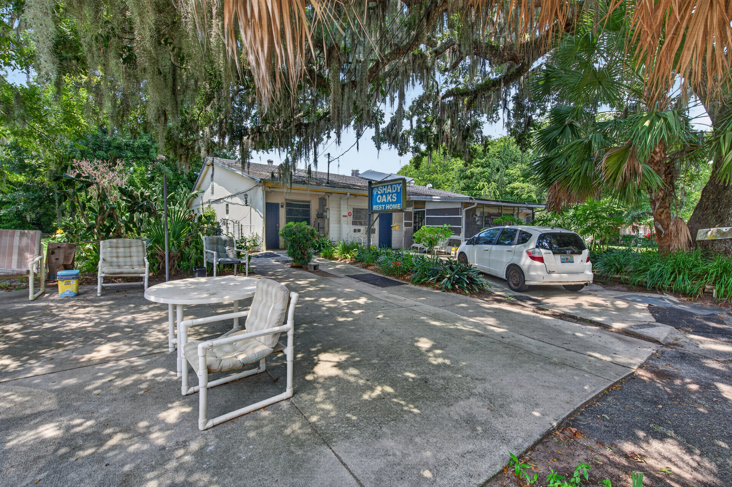 1208 Kennedy Rd, Daytona Beach, FL 32117