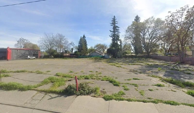 1242 E Main St, Woodland, CA 95776