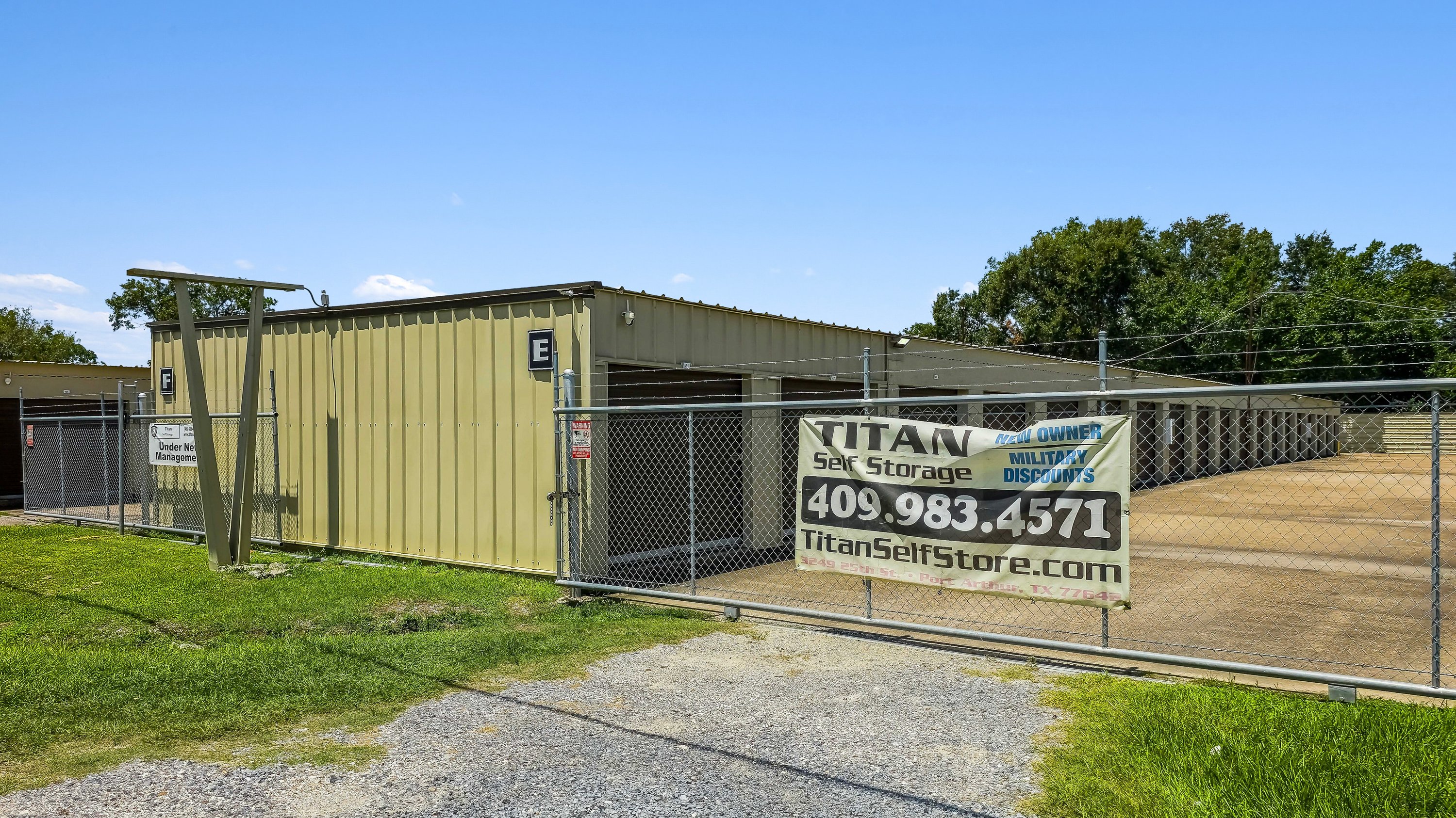 3249 25Th St, Port Arthur, TX 77642