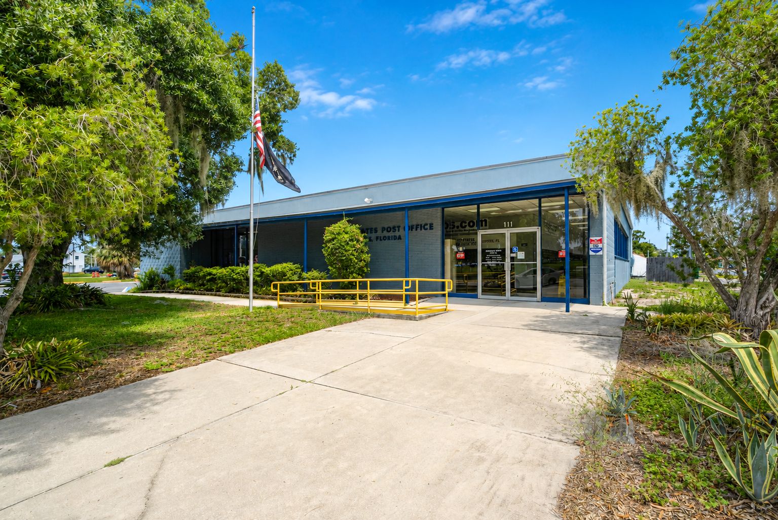 111 East Clifford Ave, Eustis, FL 32726