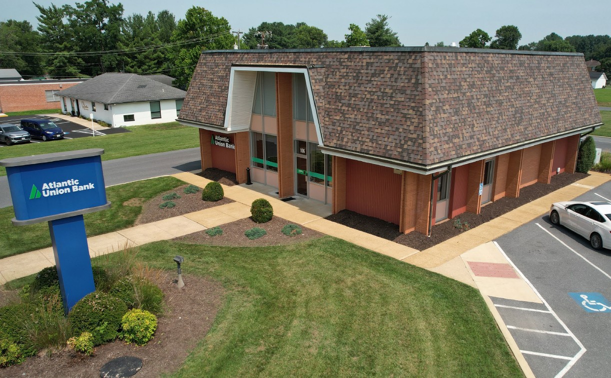 106 6Th St, Grottoes, VA 24441