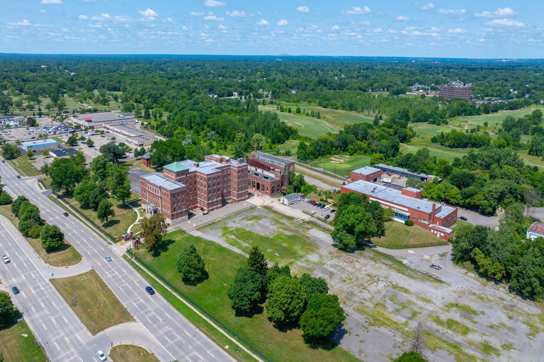 30600 Michigan Ave, Westland, MI 48186-5305