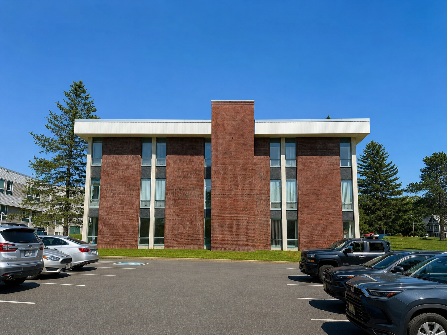 11 High St, Houlton, ME 04730