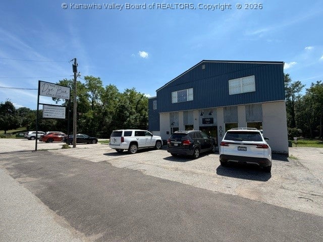 808 Cross Lanes Dr, Cross Lanes, WV 25313