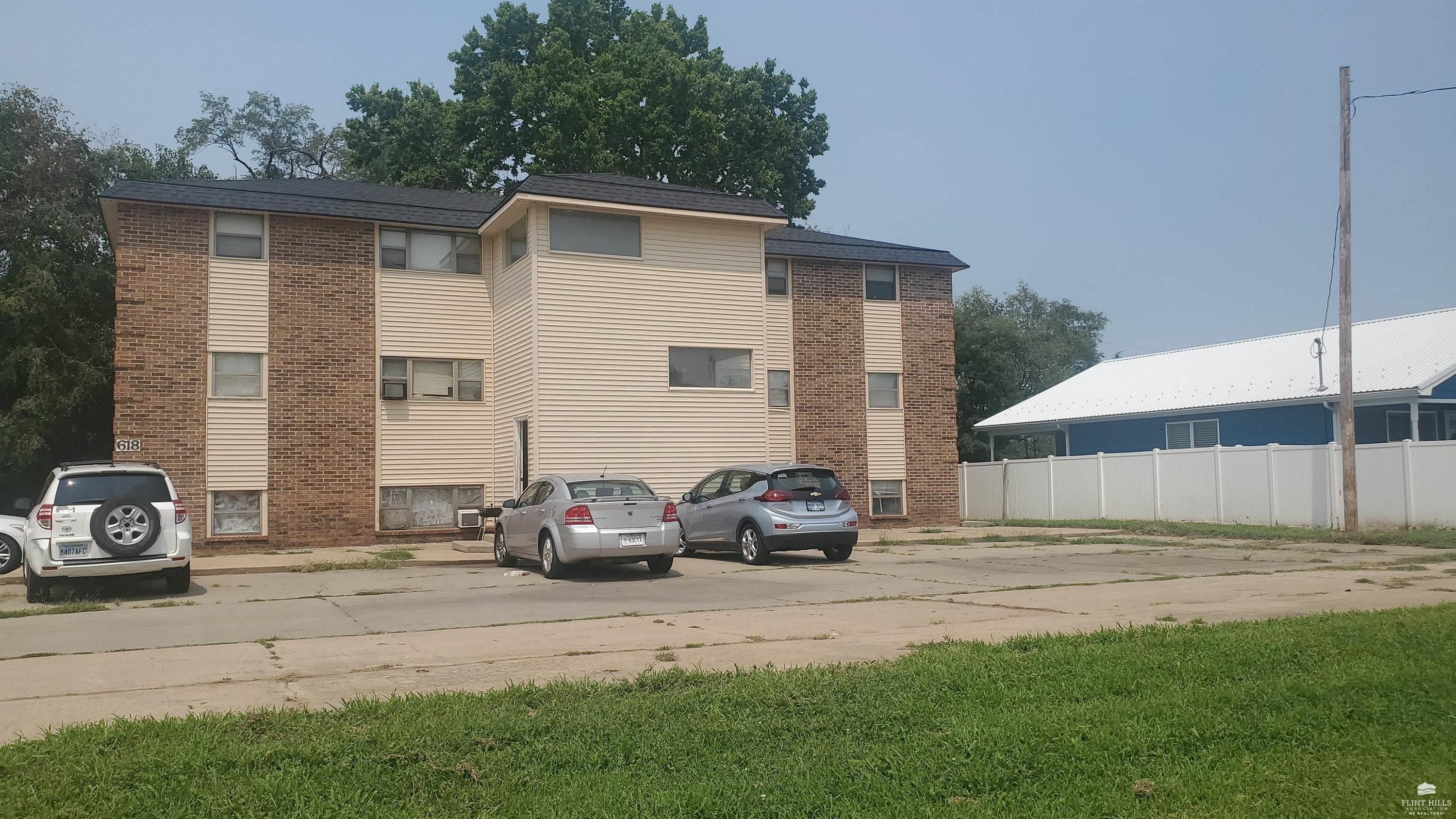 618 14th St, Junction City, KS 66441-3591
