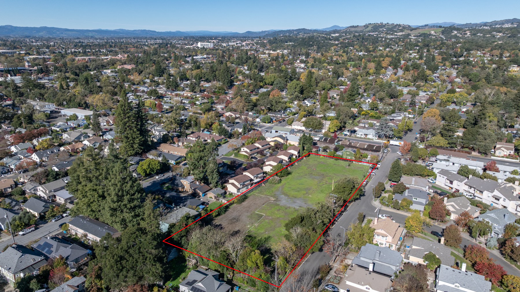 1055 Wright St, Santa Rosa, CA 95404