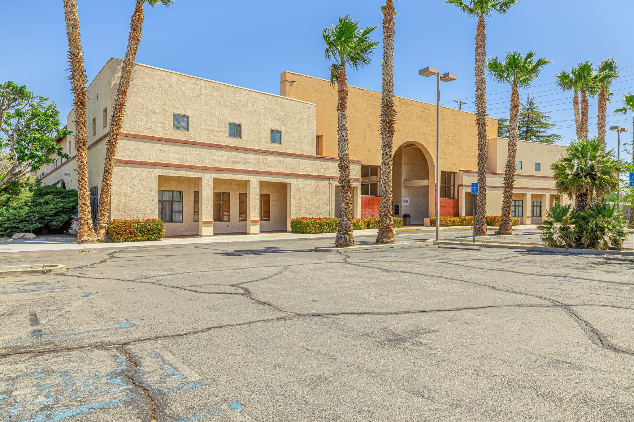 44725 W 10Th St, Lancaster, CA 93534