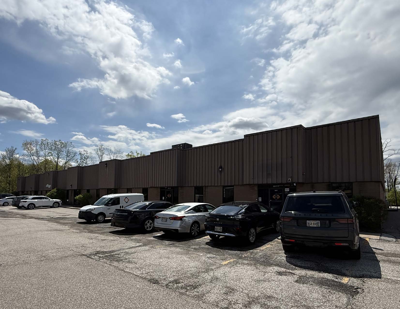 9011 Freeway Dr, Macedonia, OH 44056