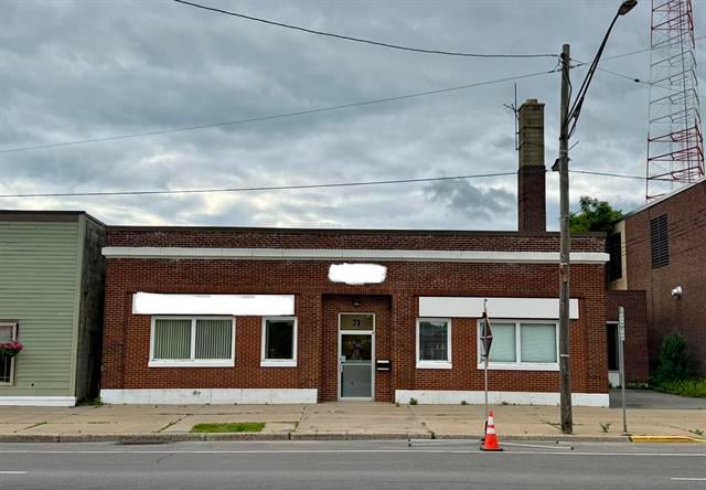 71 Market St, Potsdam, NY 13676