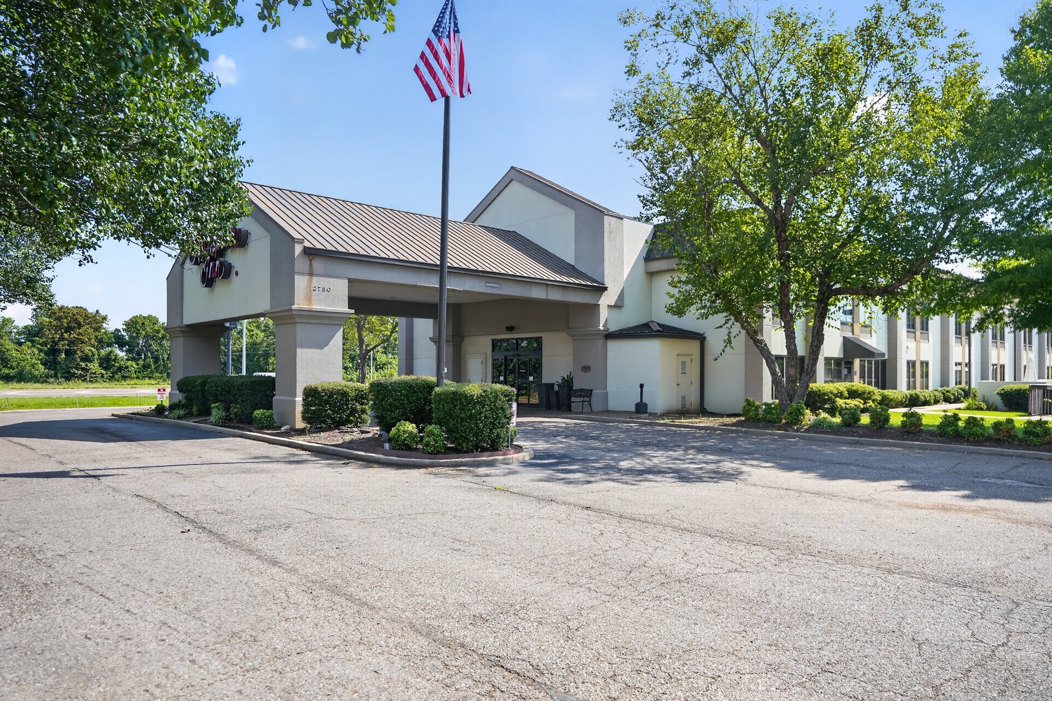 2750 Mall Loop Rd, Dyersburg, TN 38024