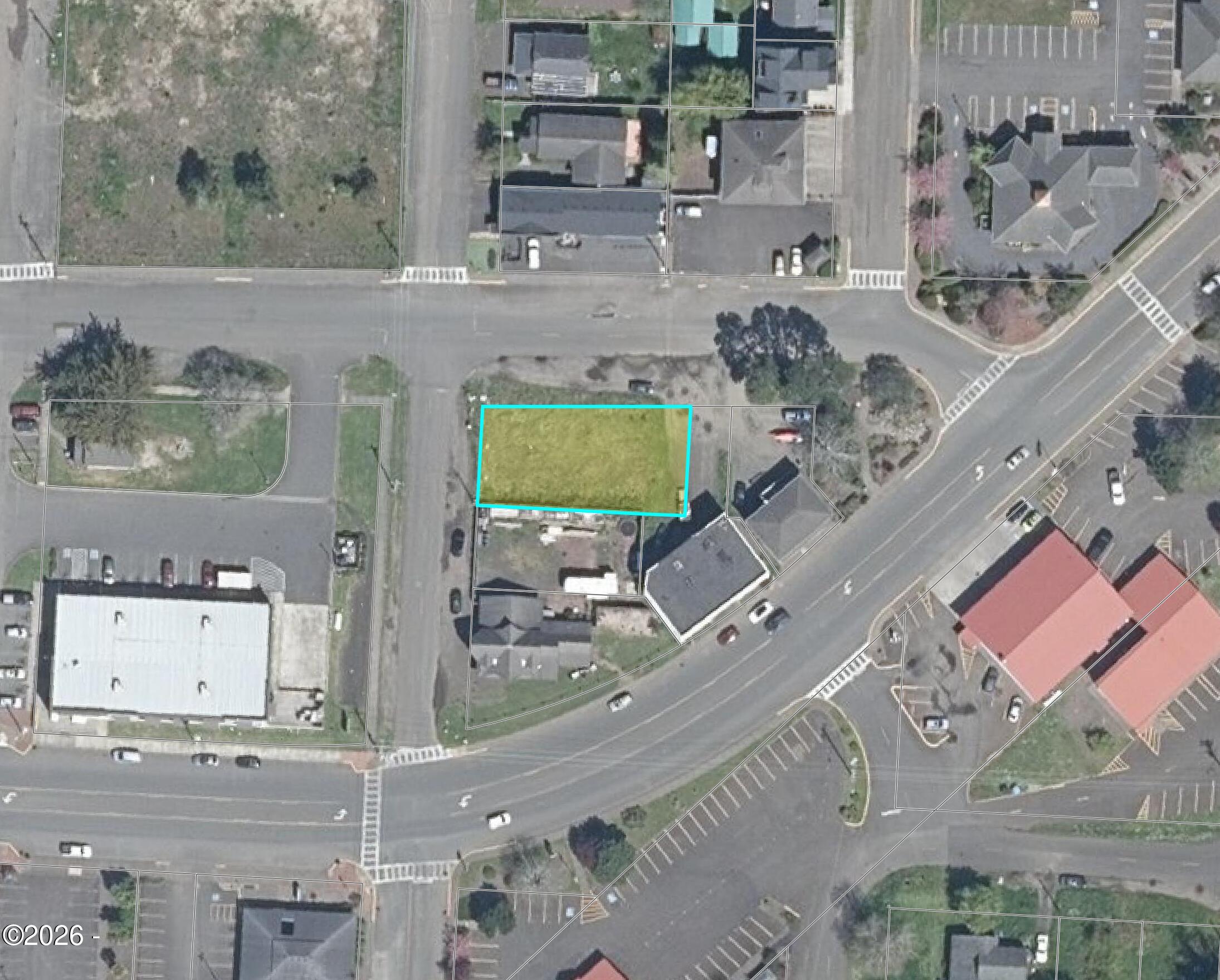 285 NW Spring St, Waldport, OR 97394
