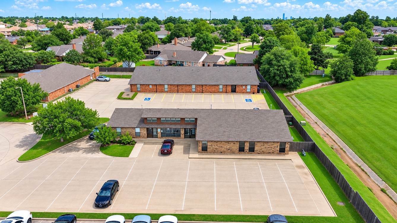 10300 Greenbriar Pl, Oklahoma City, OK 73159