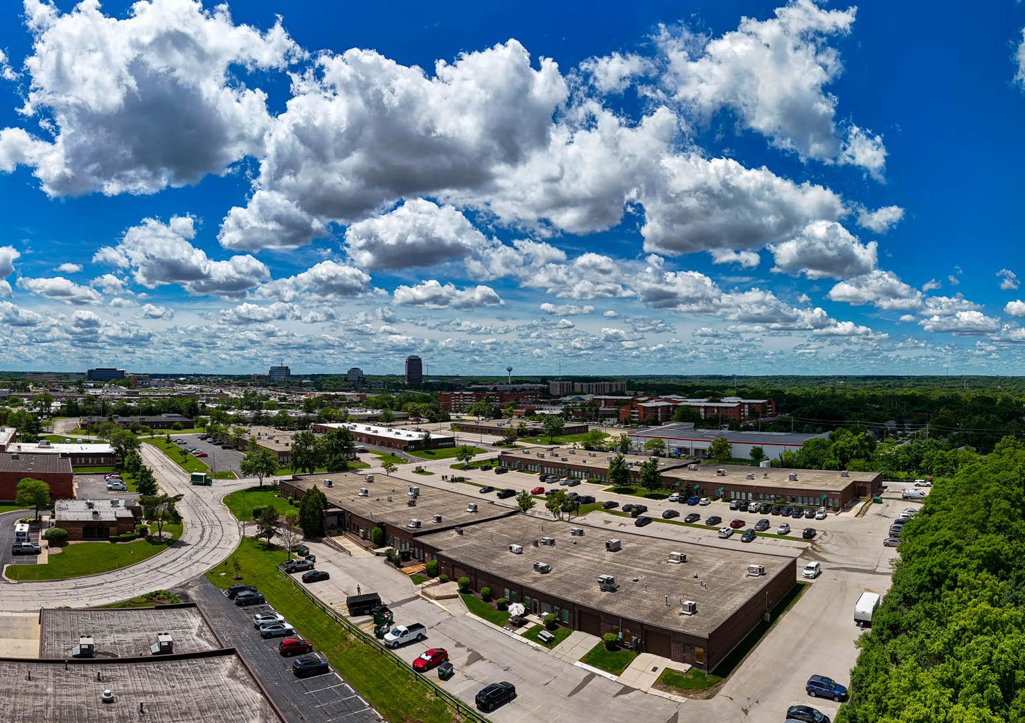 400 Eisenhower Ln N, Lombard, IL 60148
