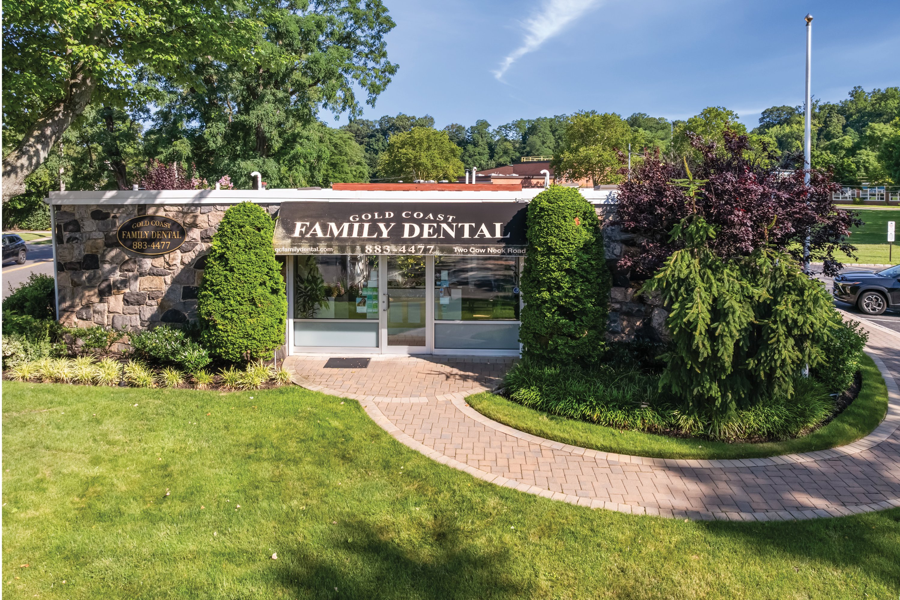 2 Cow Neck Rd, Port Washington, NY 11050
