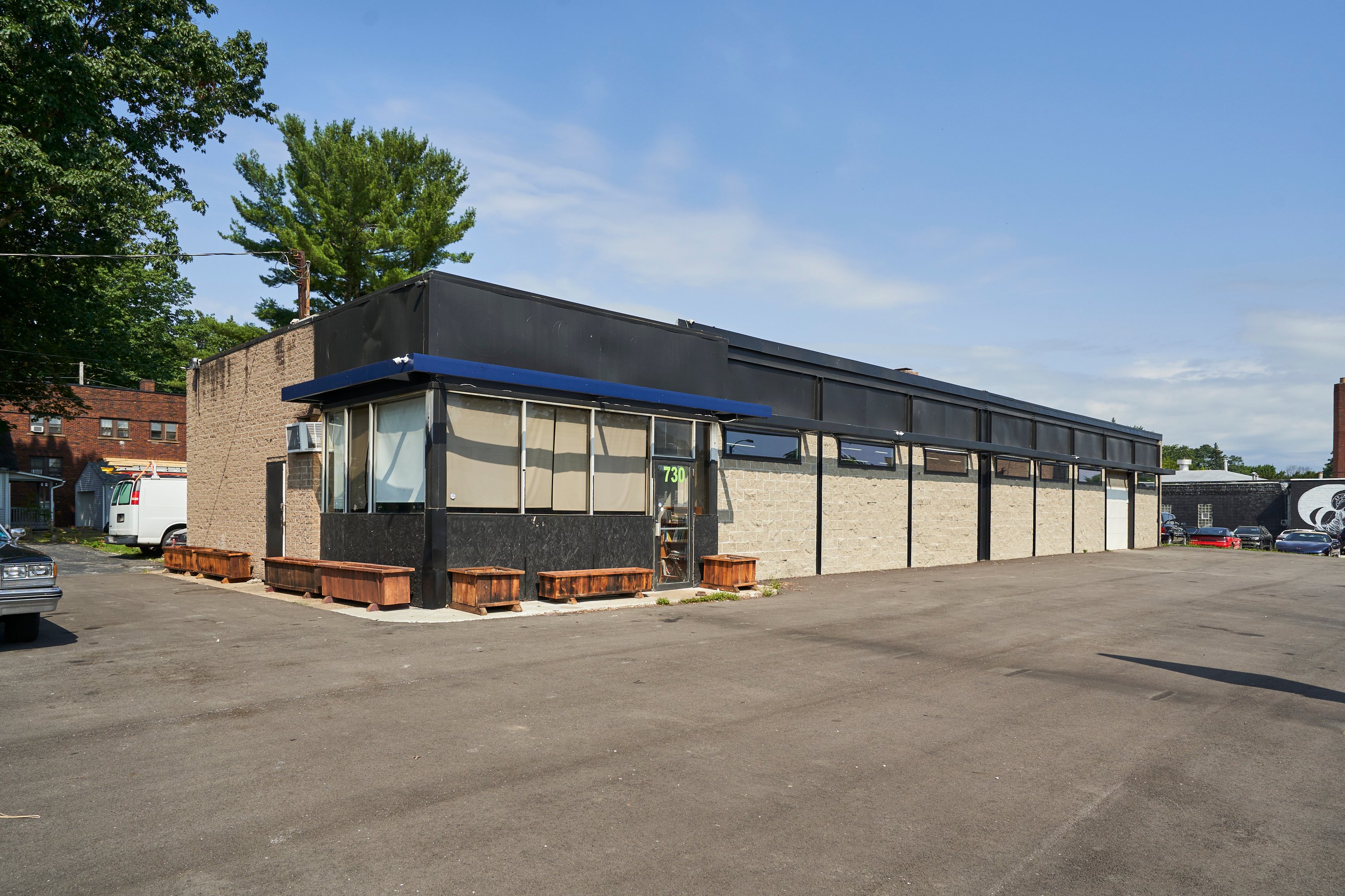 730 N Main St, Akron, OH 44310