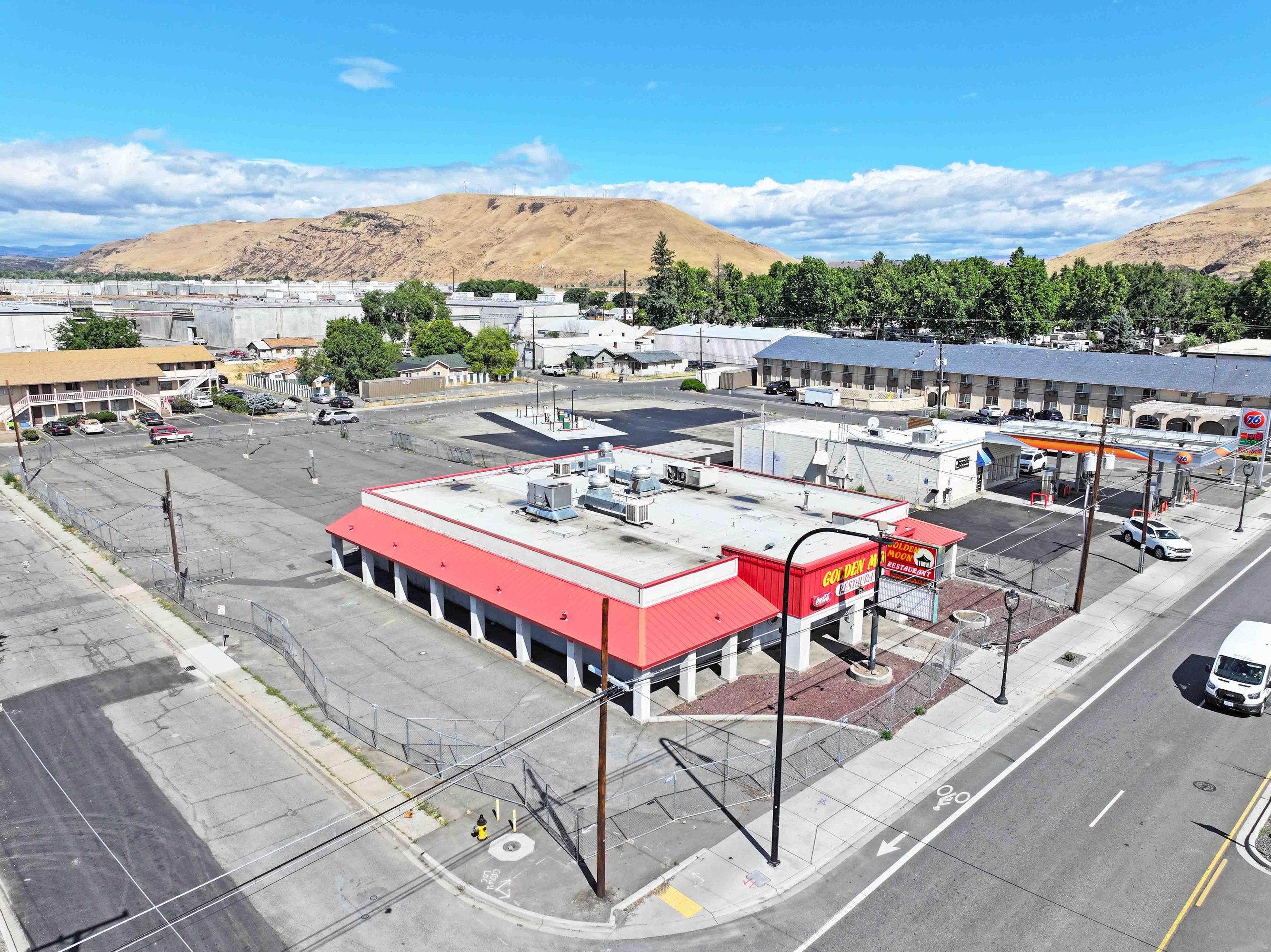 1406 North 1St St, Yakima, WA 98901
