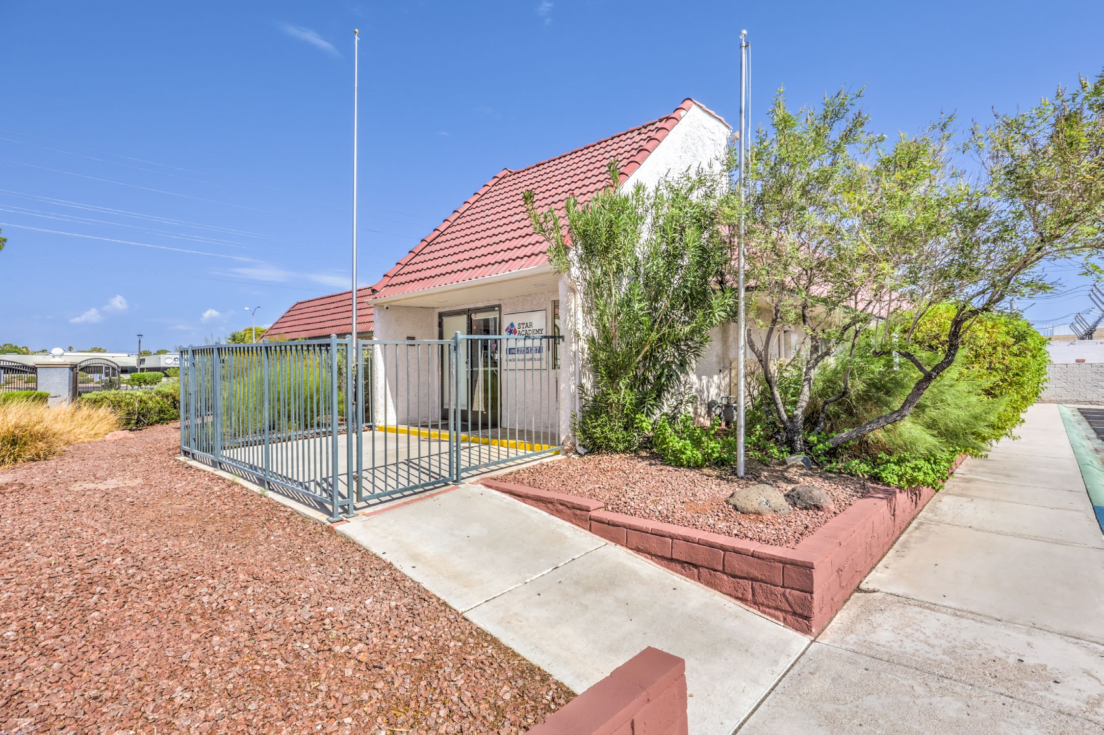 2560 N Green Valley Pkwy, Henderson, NV 89014