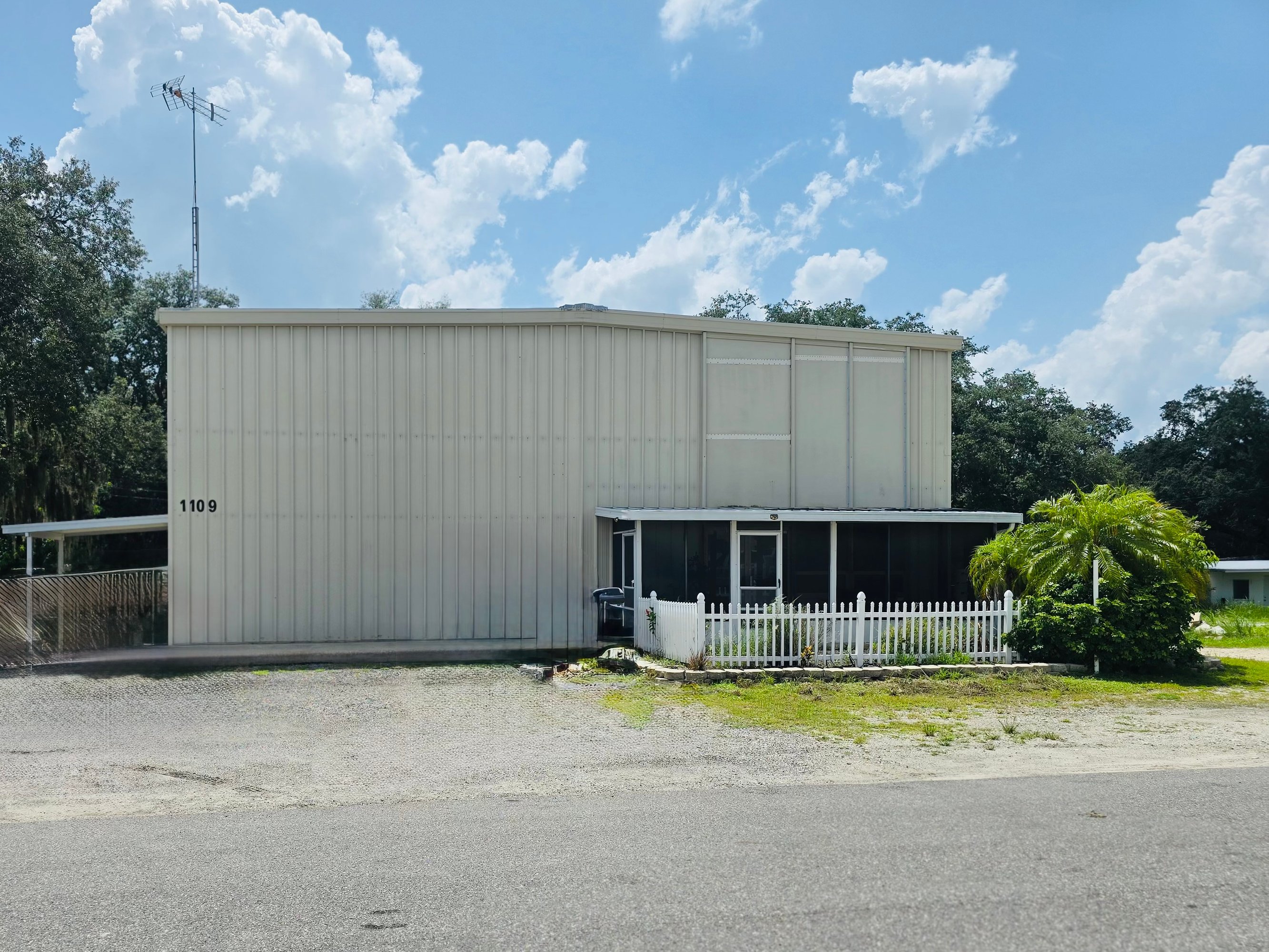 1109 Weigle Ave, Sebring, FL 33870