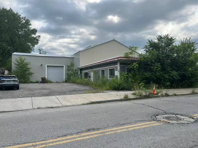 461 Tonawanda St, Buffalo, NY 14207