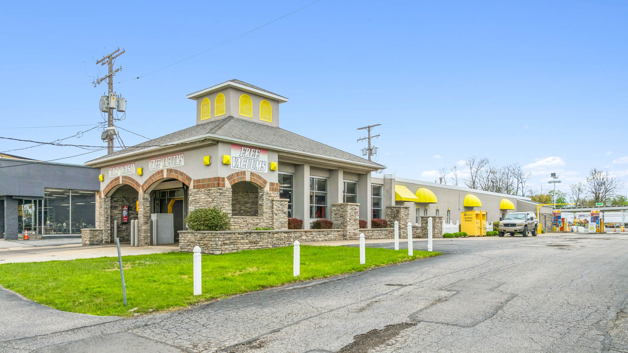 5403 Northfield Rd, Cleveland, OH 44146