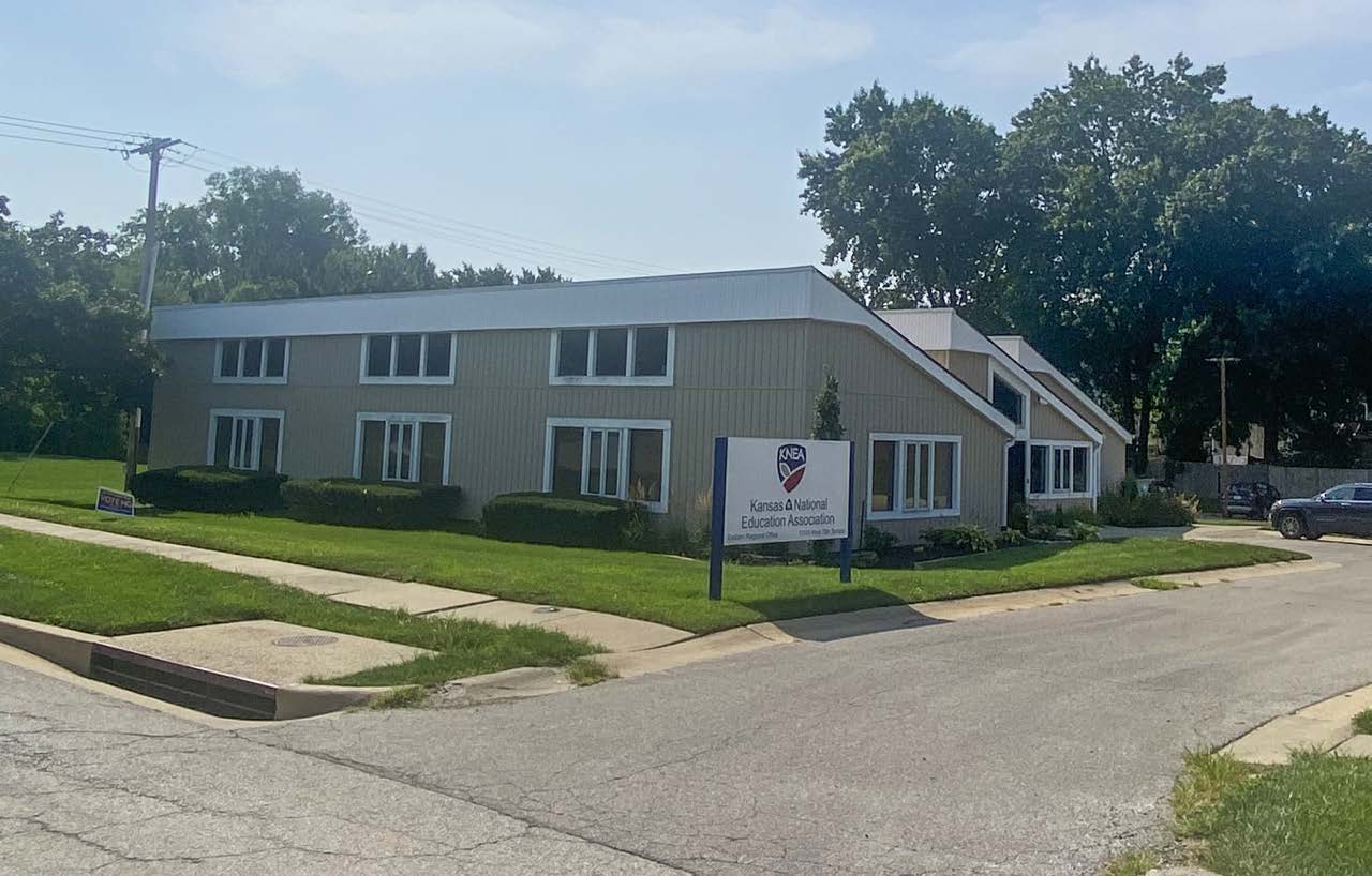 11015 W 75Th Ter, Overland Park, KS 66214