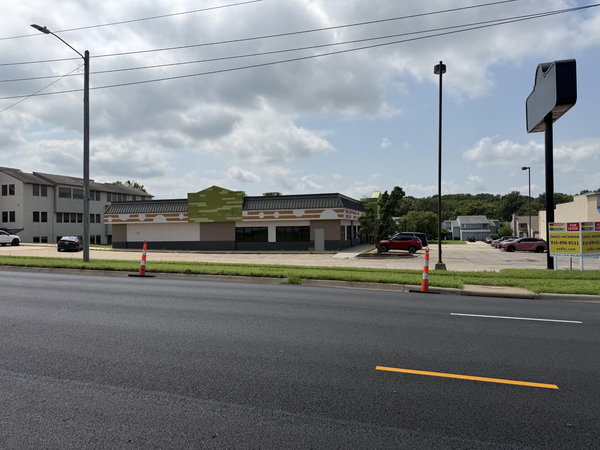2215 Southwest Wanamaker Rd, Topeka, KS 66614