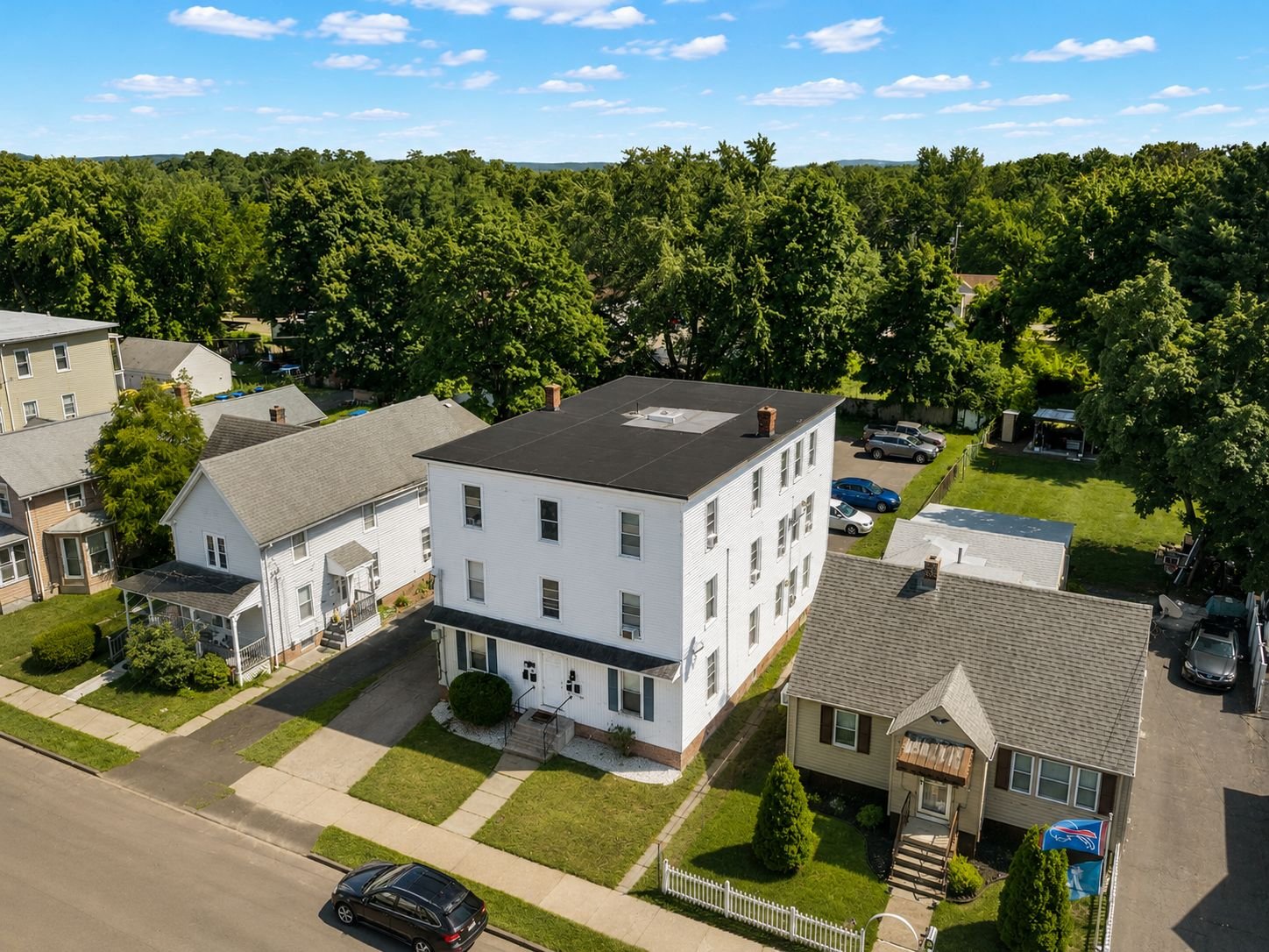 39 Woodbridge Ave, East Hartford, CT 06118