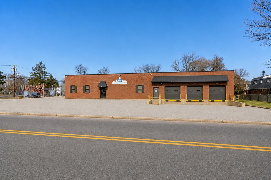 1995 Ferry Ave, Camden, NJ 08104