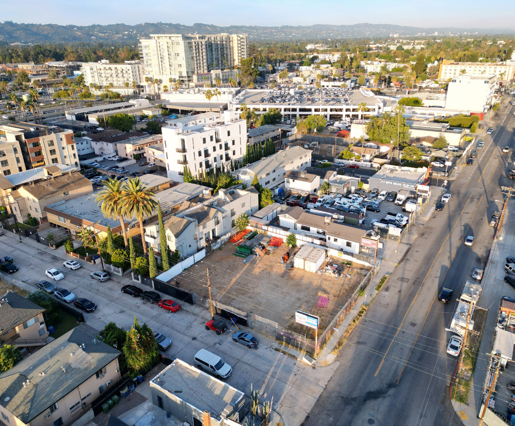 11208 Burbank Blvd, North Hollywood, CA 91601