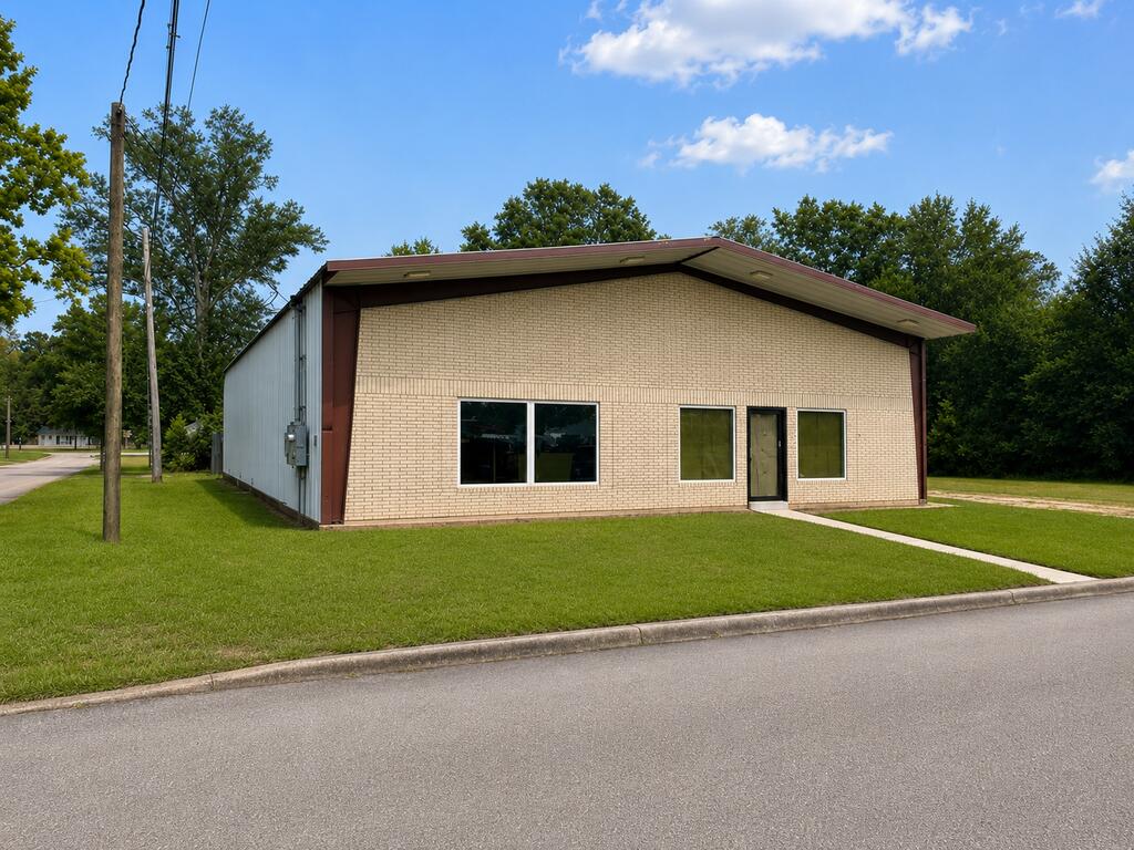 202 Harris St, Picayune, MS 39466