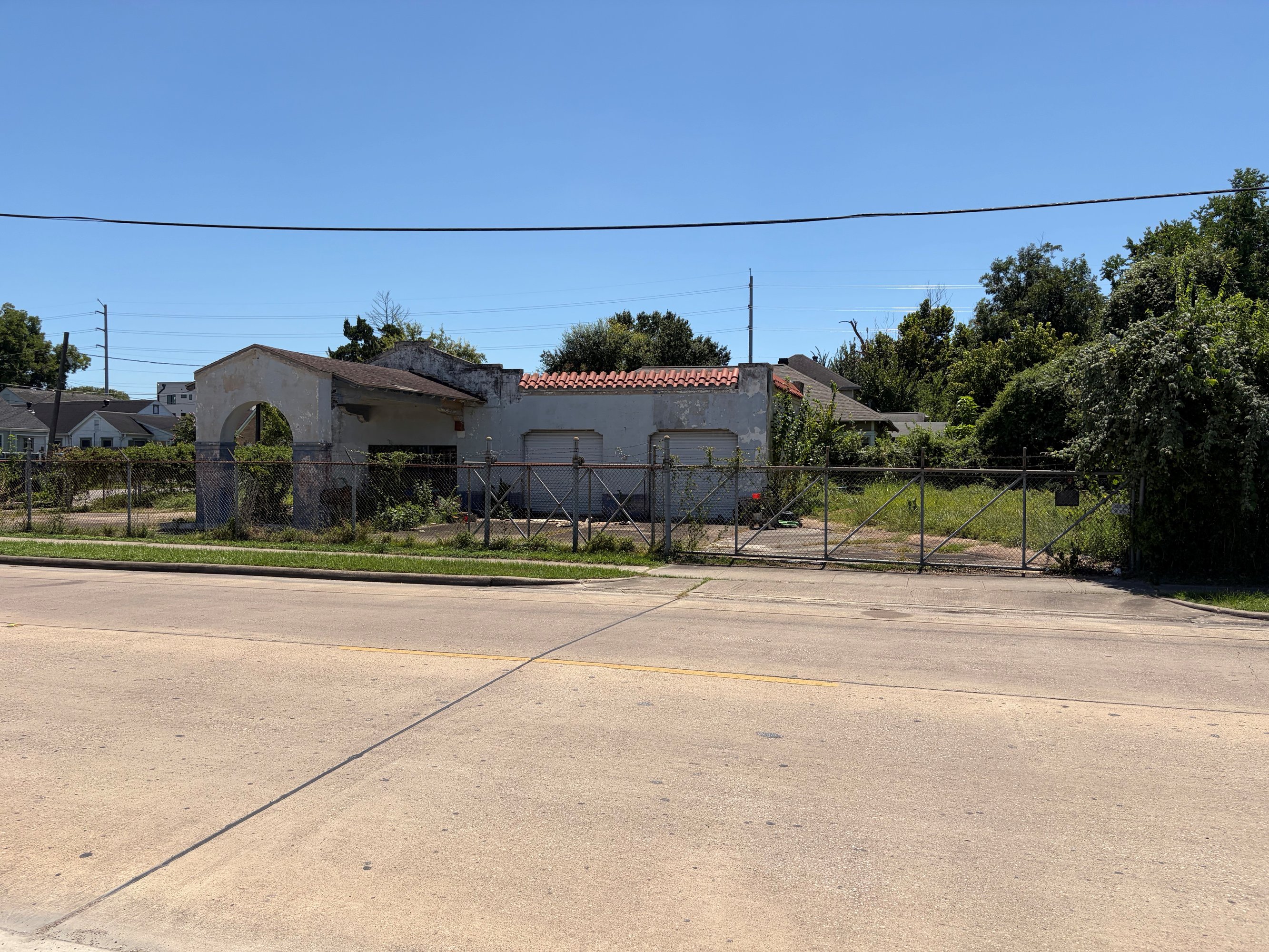 5220 Canal St, Houston, TX 77011