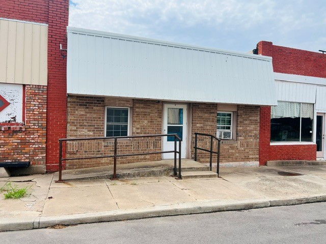 317 W Main St, Glencoe, OK 74032