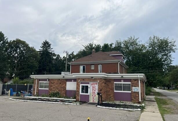 19211 Beech Daly Rd, Redford, MI 48240