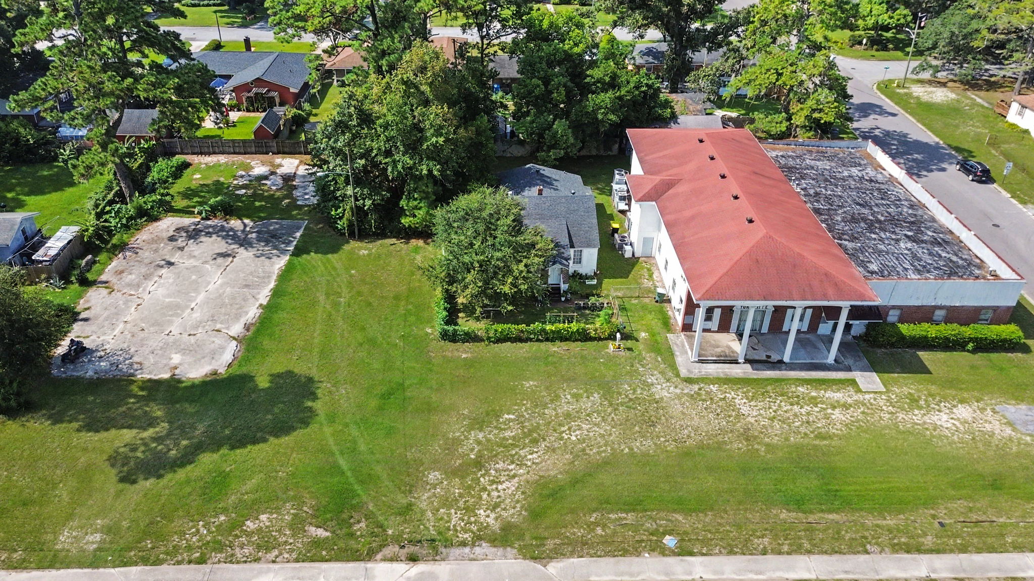 2001 East De Renne Ave, Savannah, GA 31406