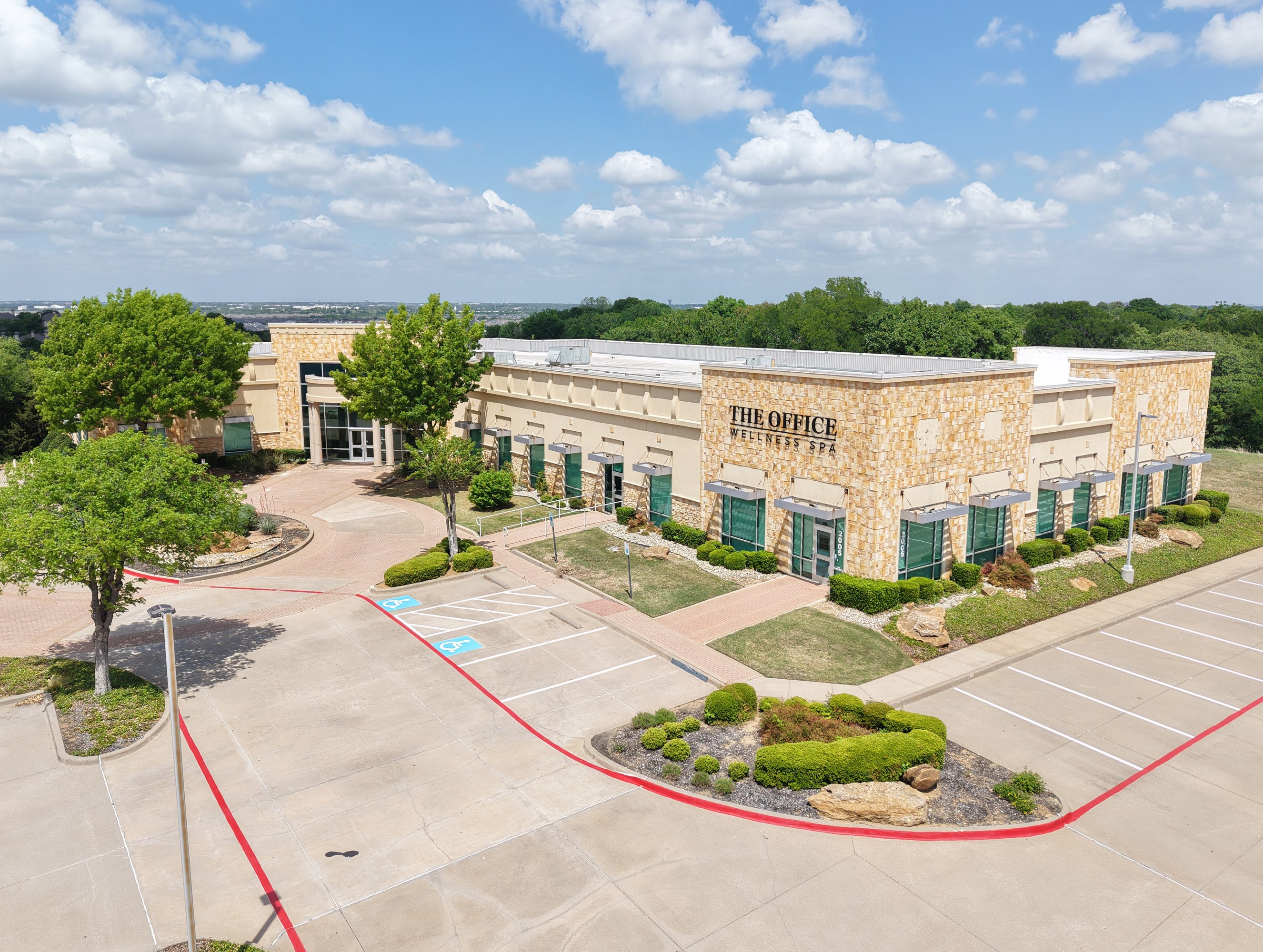 2005 NE Green Oaks Blvd, Arlington, TX 76006