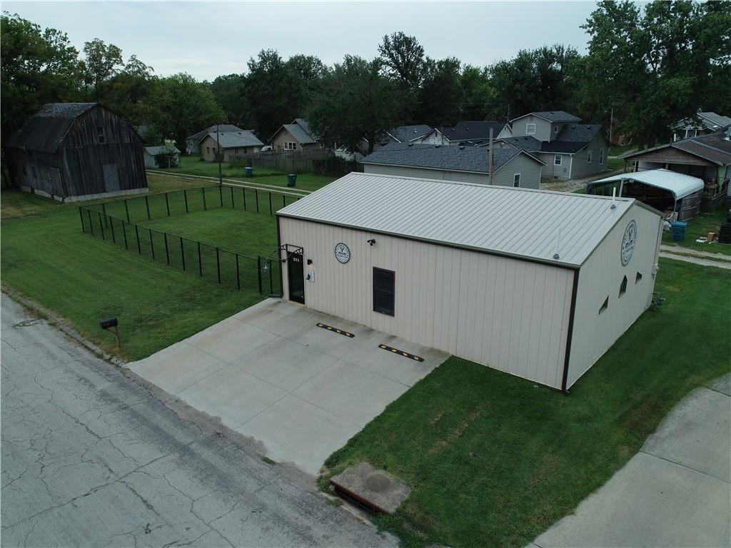 511 Carr Ave, Osawatomie, KS 66064